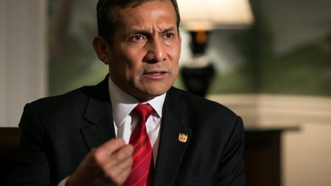 Congreso peruano aprobó acusar a Humala de tráfico de influencias en ascensos militares