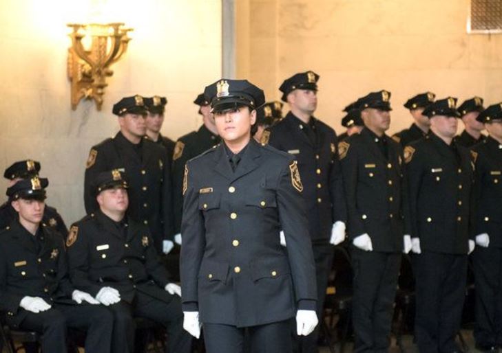 Policía lucha por conservar su trabajo, al conocerse su pasado porno