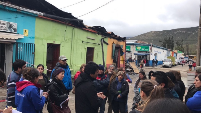 Incendio destruyó locales comerciales en casco histórico de Illapel