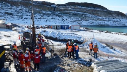   Continúan trabajos de búsqueda de mineros pese al hallazgo de agua en nivel 55 