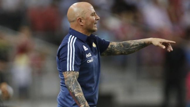 Menotti: Sampaoli llegó oscuramente a la selección, pero no es su culpa