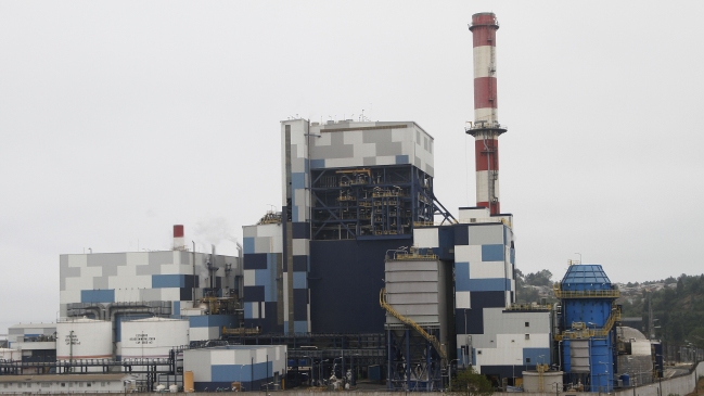 Formalizarán a tres funcionarios de Enel por contaminación en Coronel