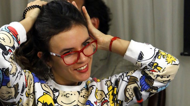 El polerón de Camila Vallejo que causó furor en redes