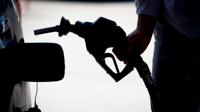 Los precios de todos los combustibles bajarán este jueves