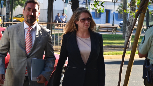 Justicia revisa nueva solicitud de Compagnon para salir del país