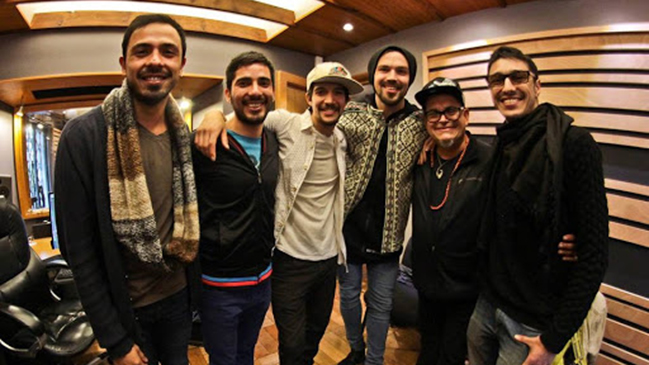 Joe Vasconcellos y Moral Distraída celebrarán 20 años del disco 