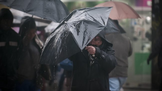 Las lluvias llegarán a Santiago en las próximas horas