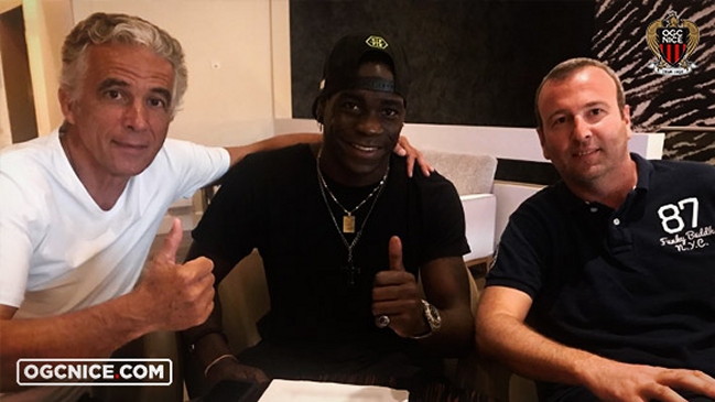 Mario Balotelli renovó contrato con Niza