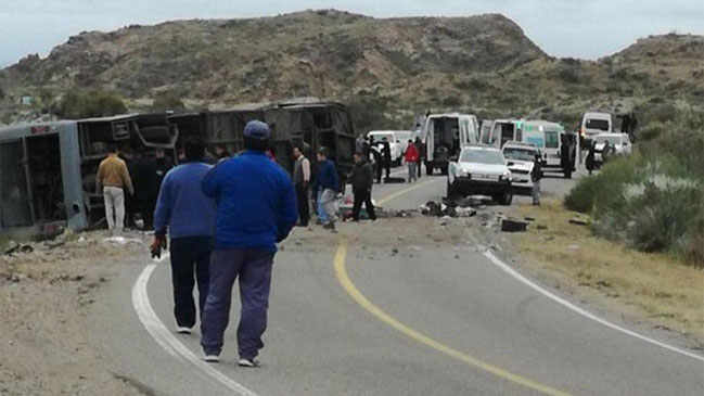 Volcamiento de bus en Mendoza dejó al menos 12 muertos, entre ellos varios niños