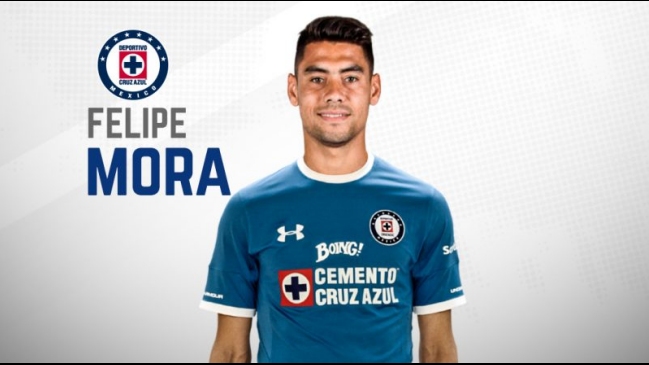 Cruz Azul oficializó el fichaje del delantero nacional Felipe Mora