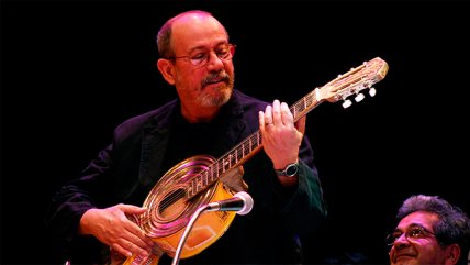 Escucha la versión de 