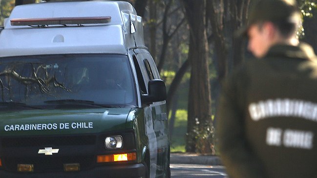Carabineros busca a delincuentes tras millonario robo a familia en Paine