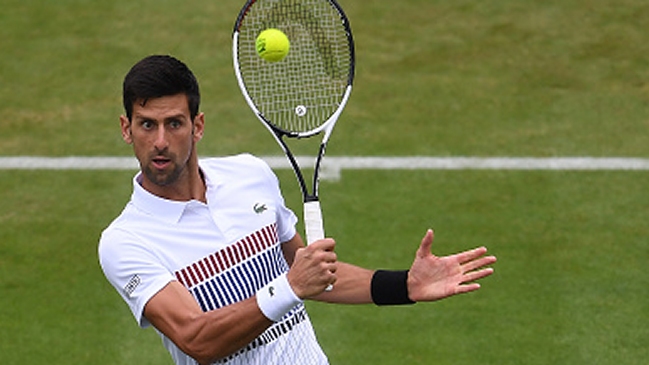 Novak Djokovic logró su segunda victoria en pasto con miras a Wimbledon