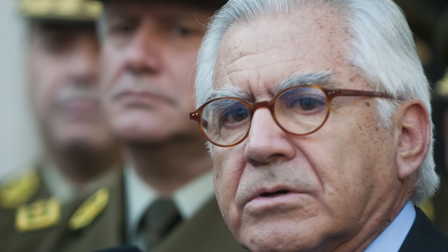 Ministro Fernández acudirá el lunes a comisión investigadora por fraude en Carabineros