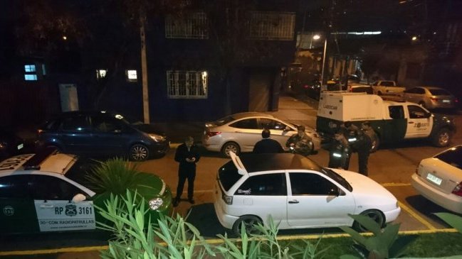 Carabinero fue apuñalado tras increpar a sujeto que orinaba frente a su casa