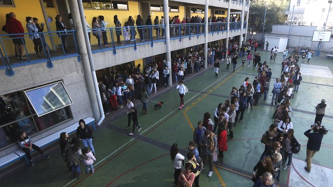 Primarias: Fusión de mesas provocó reclamos por largas filas