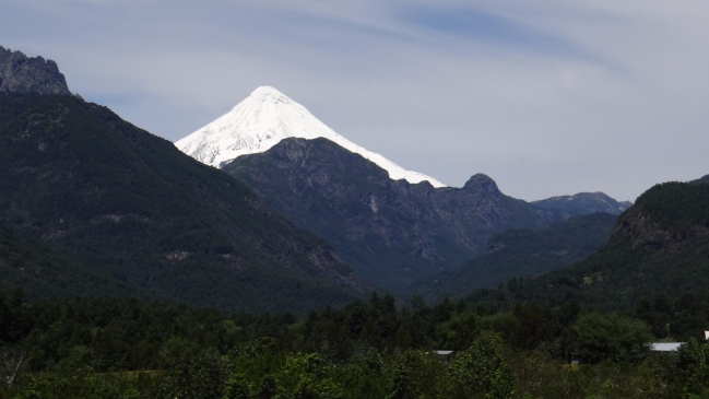Estudiantes extraviados en el volcán Lanín fueron encontrados ilesos en Curarrehue
