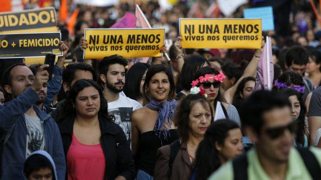 #NiunaMenos: Convocan marcha para este jueves tras denuncia de ex pareja de Tea Time