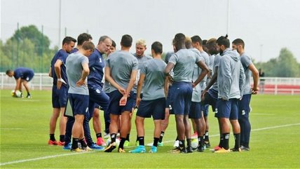  Marcelo Bielsa apartó a 11 jugadores del plantel de Lille  