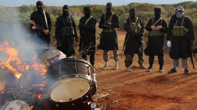 Desde un ajedrez hasta un violín: Los objetos prohibidos por el Estado Islámico