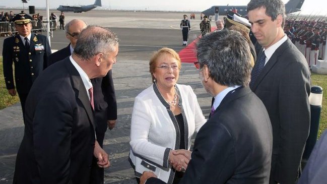 Presidenta Bachelet llegó a Lima para histórica reunión bilateral