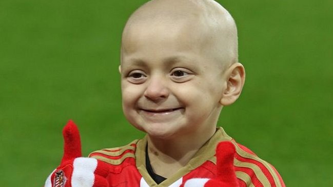El fútbol inglés rindió homenaje a niño fanático de Sunderland que falleció víctima del cáncer