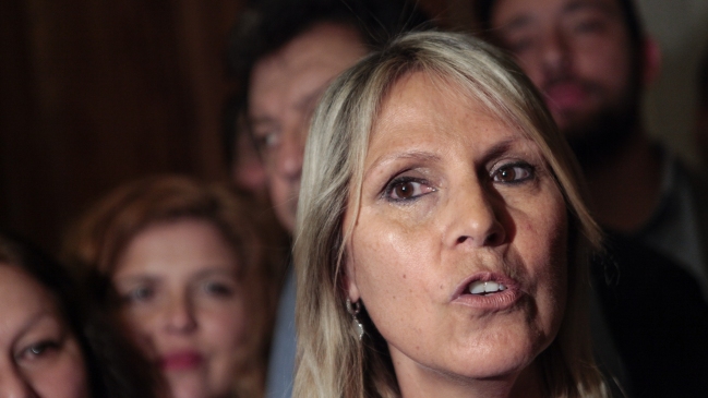 Lily Pérez: Nos pondremos el overol para conseguir votos del centro político para Piñera