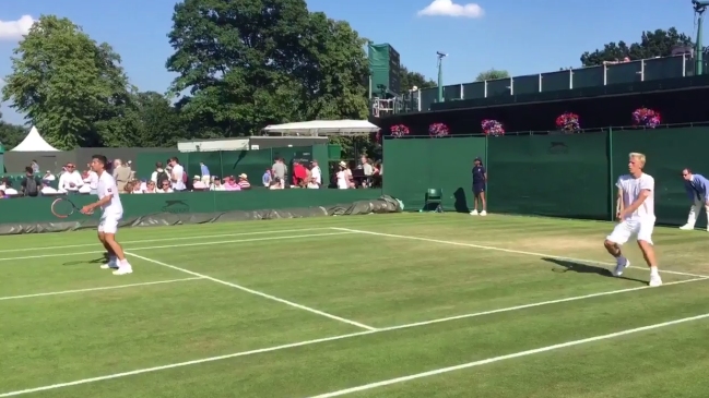 Hans Podlipnik y su compañero bielorruso pasaron a cuartos de final en Wimbledon