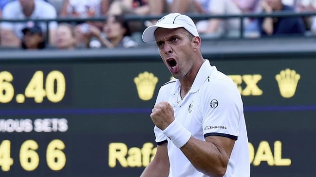 Muller derribó a Nadal en un maratónico partido y avanzó a cuartos de Wimbledon
