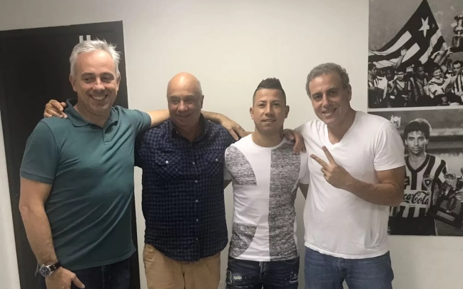 Leonardo Valencia firmó por tres años con Botafogo