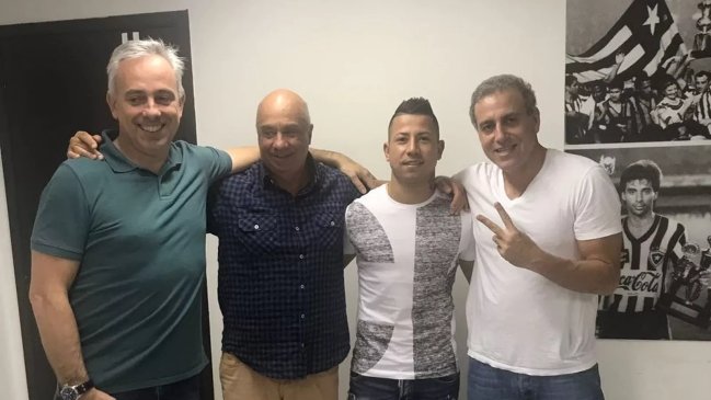 Leonardo Valencia firmó por tres años con Botafogo