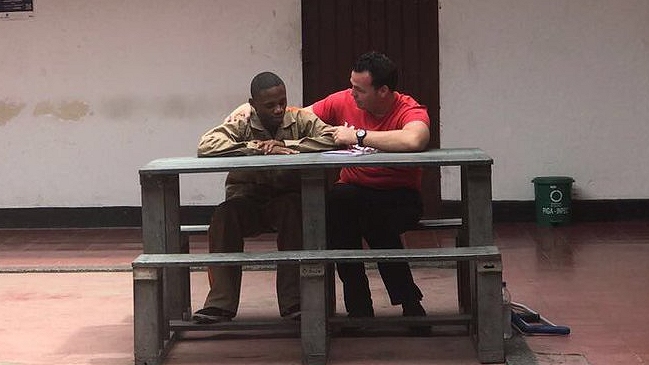 Ex portero de Ñublense Alexis Viera visitó en la cárcel al hombre que le disparó