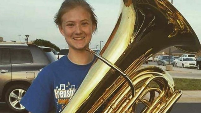 Niña murió electrocutada por su celular en la tina en EE.UU.