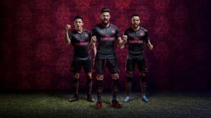 Arsenal reveló su nueva camiseta con Alexis Sánchez como figura