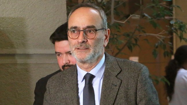 René Saffirio por crisis en Sename: Al Gobierno no le preocupan los niños