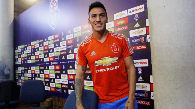 Fabián Monzón: Competir con Jonathan Zacaría y Jean Beausejour es duro