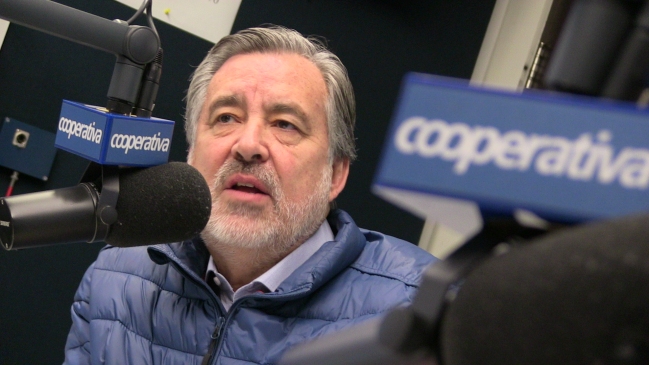 Alejandro Guillier: Pedí no aislar a la DC, sin ellos no ganamos en diciembre