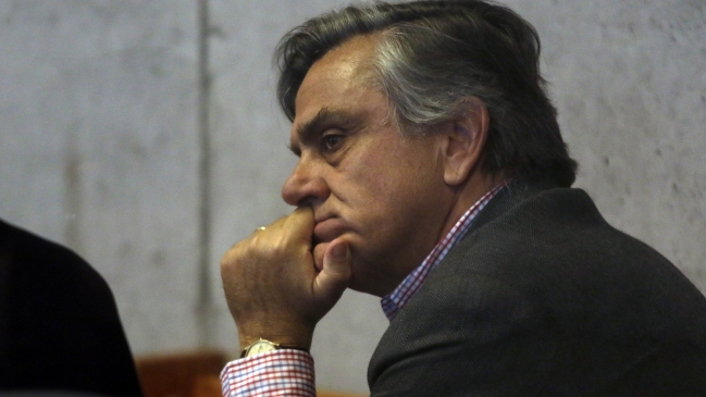 Revelan correos entre Longueira y SQM para modificar Código de Aguas