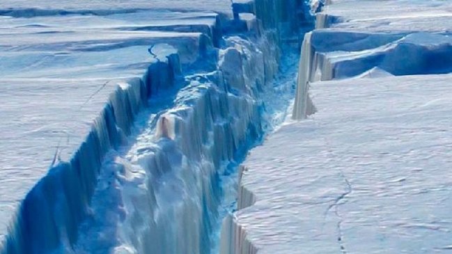Armada desestima que iceberg desprendido de Antártica se mueva antes de septiembre