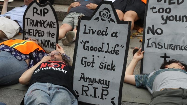 Senado de Estados Unidos retrasa votación de nueva ley de salud