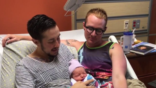 Nació hijo de pareja transgénero de Estados Unidos