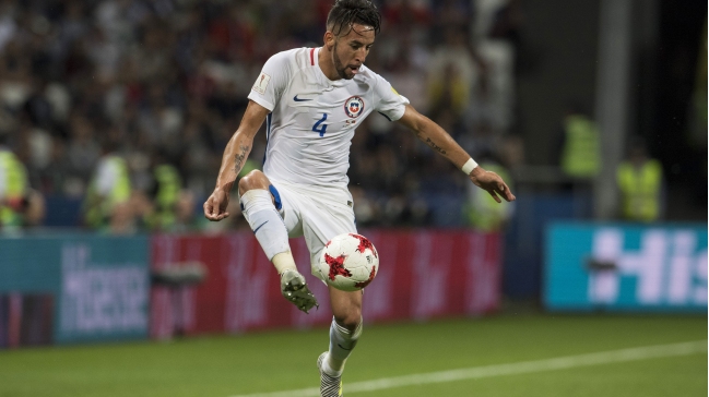 Mauricio Isla concretó su salida de Cagliari para fichar en Fenerbahce