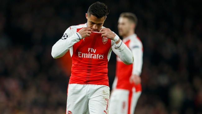 Per Mertesacker: Alexis necesita que lo dejen solo para que aclare su mente y decida su futuro