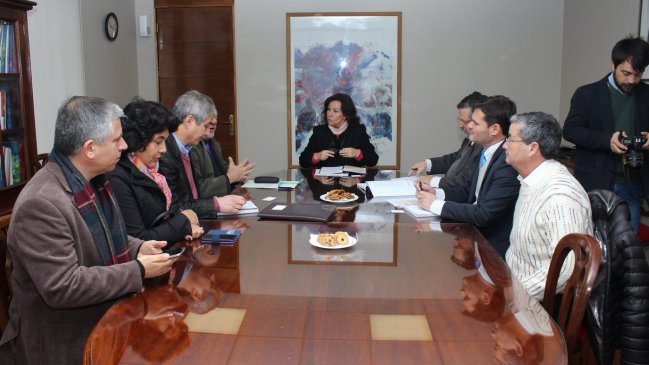 Gobierno apoya modificar la norma que regula los despidos de profesores enfermos