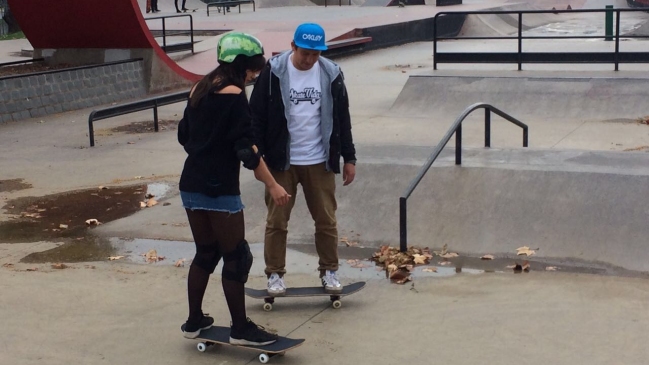 Reconocido skater profesional invita a clases gratuitas en Santiago