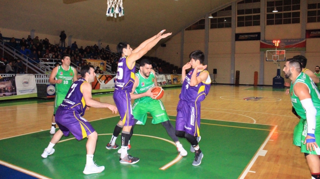 Deportes Castro venció a Puerto Montt y sigue ilusionado con la Liga Nacional