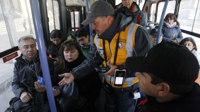 Registro de evasores del Transantiago sólo podrá consultarse vía Ley de Transparencia