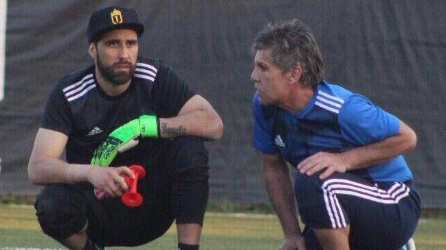 Claudio Bravo puso fecha para el inicio de la escuela de arqueros al mando de Julio Rodríguez