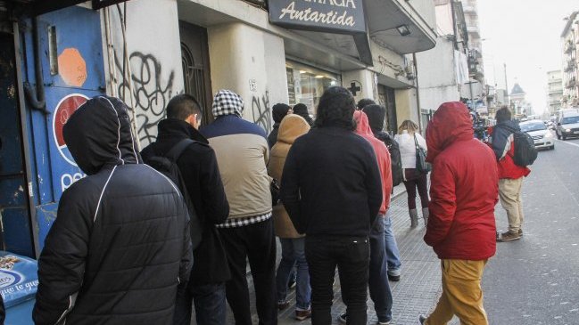  Uruguay: En primer día de venta se agotó marihuana  