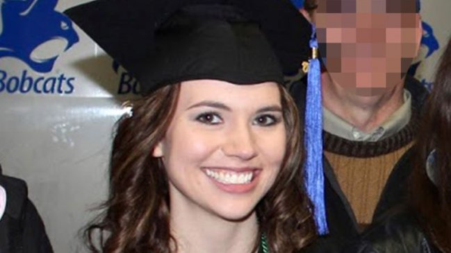 Profesora le regaló una noche de sexo a alumno que cumplió 16 años